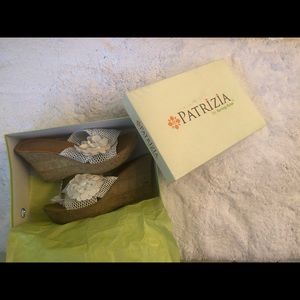 Brand new Patricia white macrame flower summer sandals